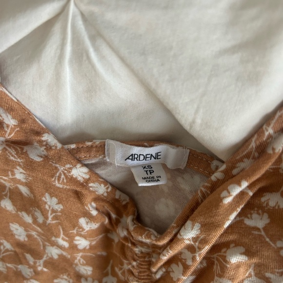 3/$20  Ardene Scrunch Tank Top - Picture 2 of 5